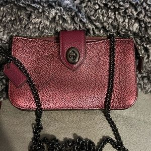 Coach crossbody bag with black chain, barely used, in great condition